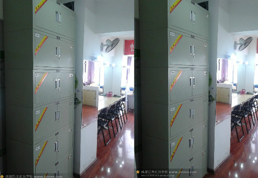成都化妆学校的储物柜